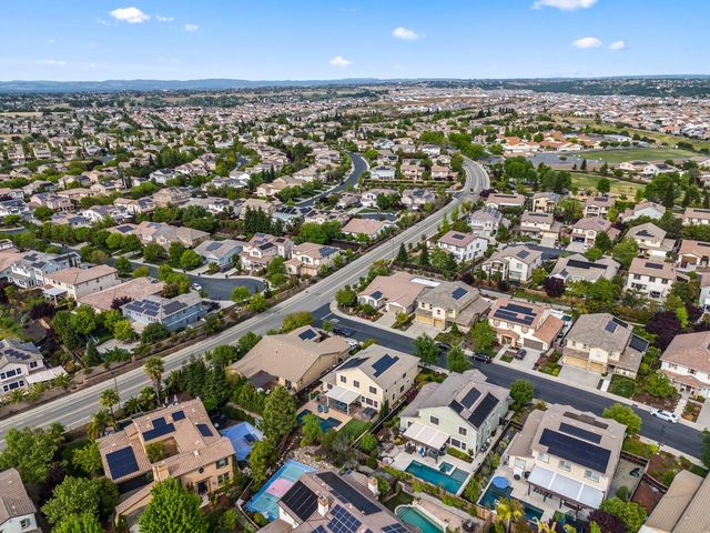 902 Anvil Cir, Rocklin, CA 95765