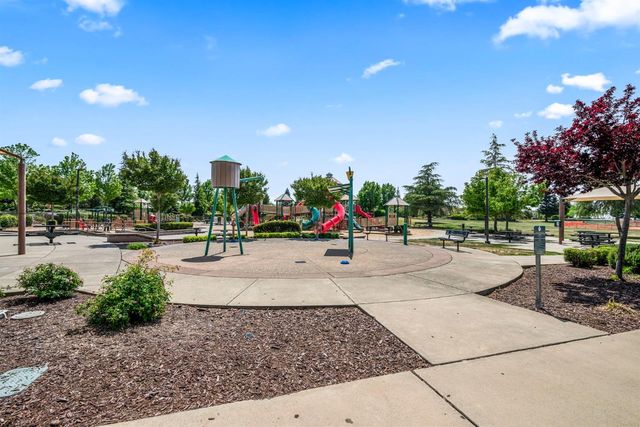 902 Anvil Cir, Rocklin, CA 95765