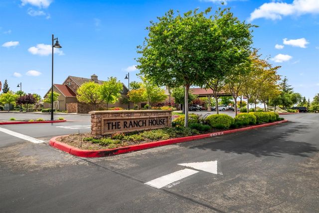 902 Anvil Cir, Rocklin, CA 95765