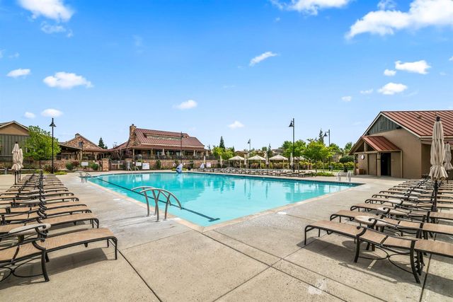 902 Anvil Cir, Rocklin, CA 95765