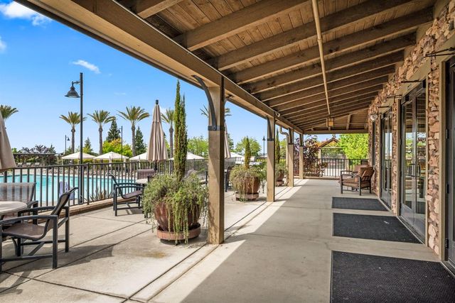 902 Anvil Cir, Rocklin, CA 95765