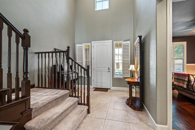902 Anvil Cir, Rocklin, CA 95765
