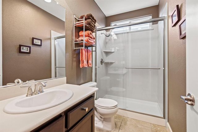 902 Anvil Cir, Rocklin, CA 95765