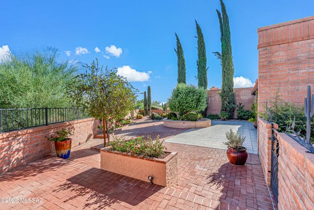 4950 N Via Gelsomino, Tucson, AZ 85750