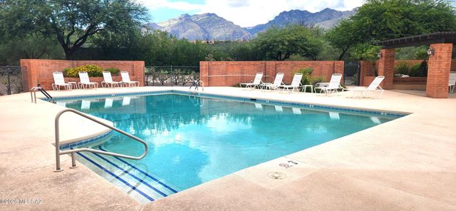 4950 N Via Gelsomino, Tucson, AZ 85750