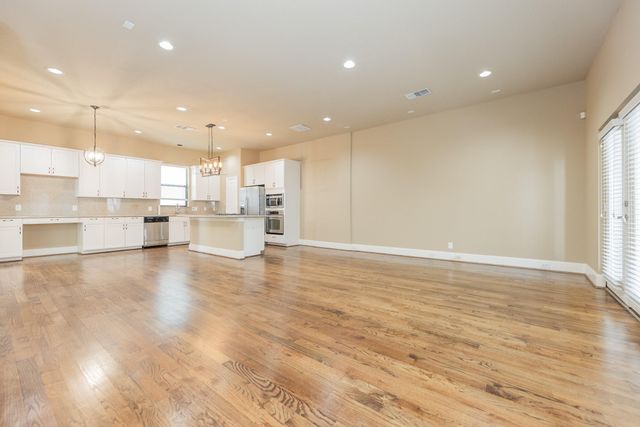 5209 Schuler Street C, Houston, TX 77007