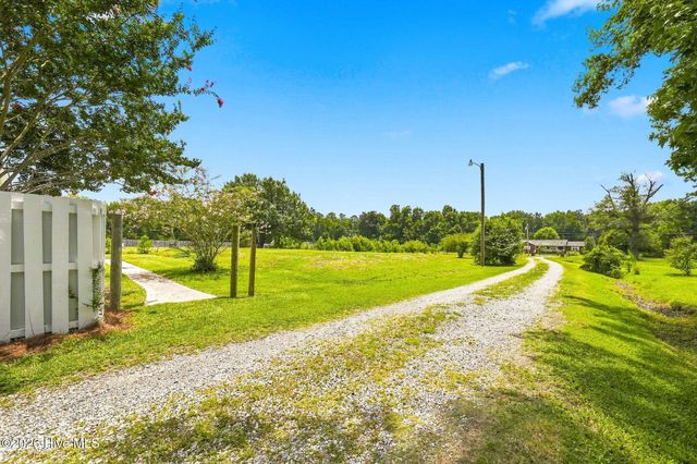 1101 Porters Lane Road, Rocky Point, NC 28457