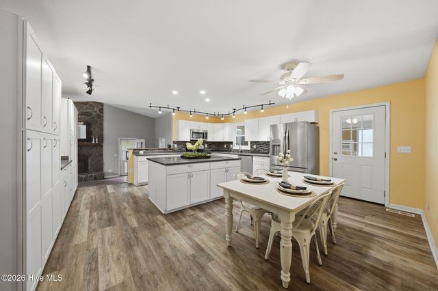 1101 Porters Lane Road, Rocky Point, NC 28457