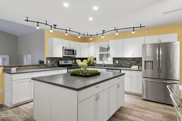 1101 Porters Lane Road, Rocky Point, NC 28457
