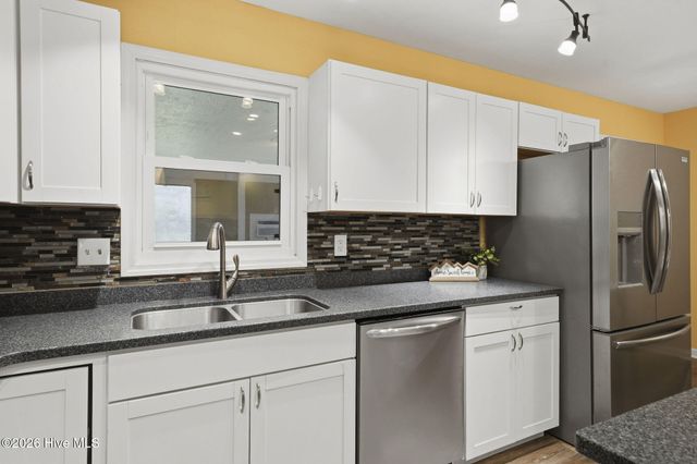 1101 Porters Lane Road, Rocky Point, NC 28457