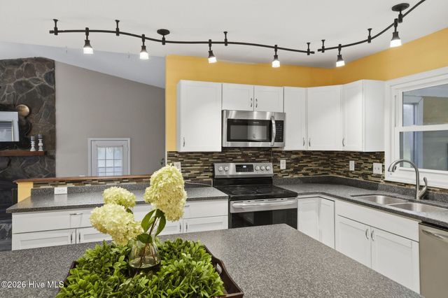 1101 Porters Lane Road, Rocky Point, NC 28457