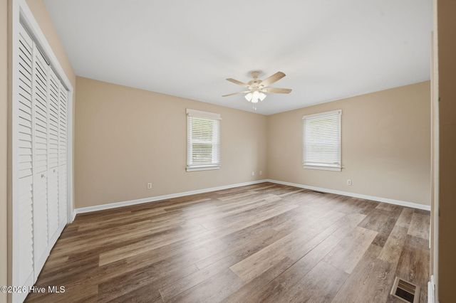1101 Porters Lane Road, Rocky Point, NC 28457