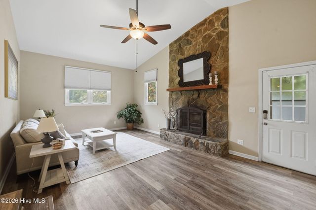 1101 Porters Lane Road, Rocky Point, NC 28457
