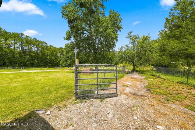 1101 Porters Lane Road, Rocky Point, NC 28457