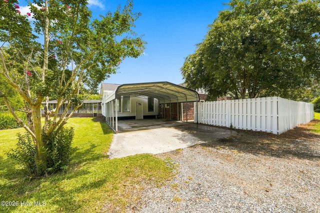 1101 Porters Lane Road, Rocky Point, NC 28457