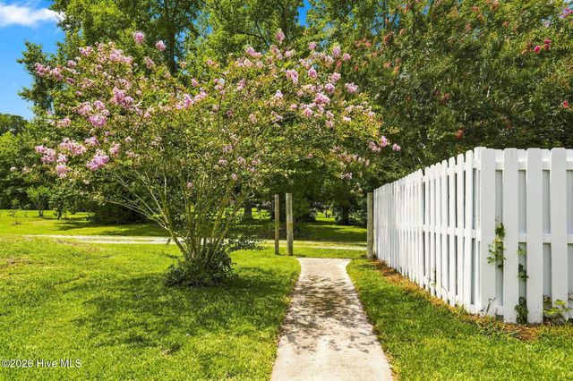 1101 Porters Lane Road, Rocky Point, NC 28457