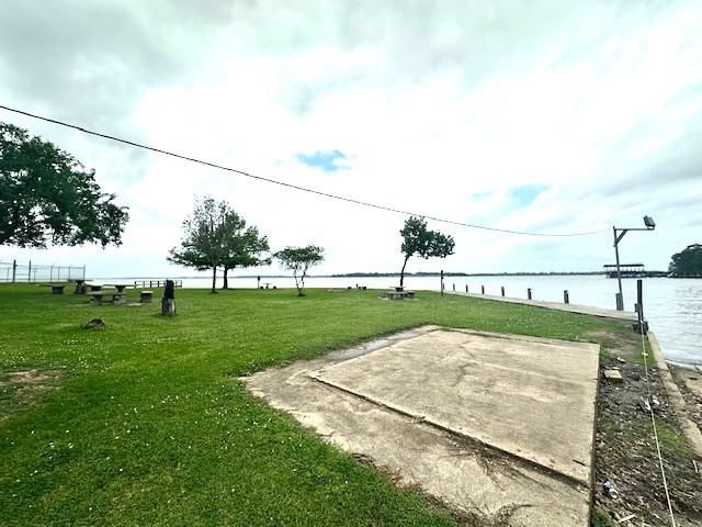 2019 Indian Shores Road, Crosby, TX 77532