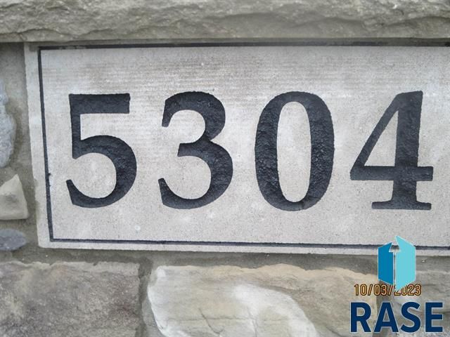 5304 S Bahnson Ave, Sioux Falls, SD 57108