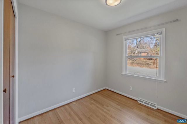 2310 WAYNE AVE, Charlottesville, VA 22901