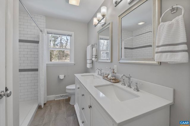 2310 WAYNE AVE, Charlottesville, VA 22901