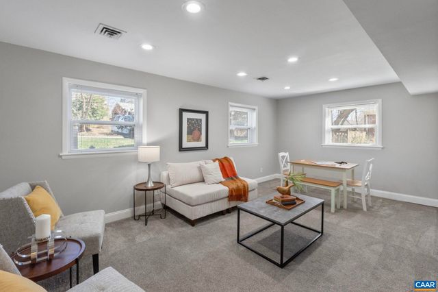 2310 WAYNE AVE, Charlottesville, VA 22901