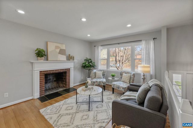 2310 WAYNE AVE, Charlottesville, VA 22901