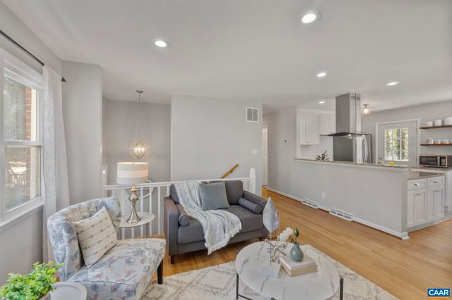 2310 WAYNE AVE, Charlottesville, VA 22901