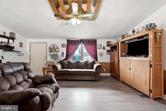 88 CHET DR, Hedgesville, WV 25427