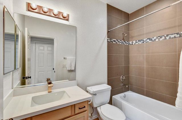 3247 E Maldonado Drive, Phoenix, AZ 85042