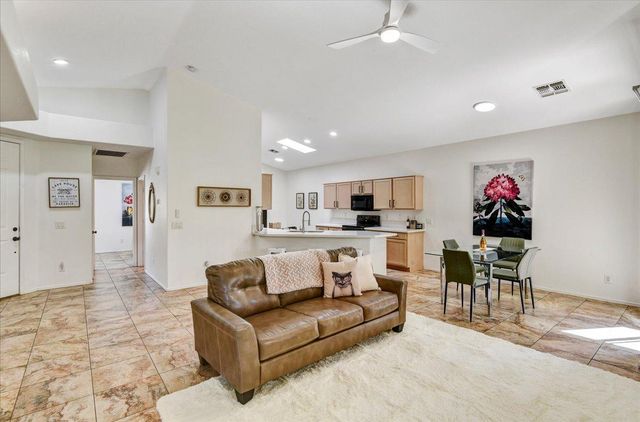 3247 E Maldonado Drive, Phoenix, AZ 85042