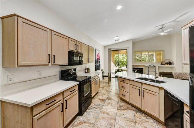 3247 E Maldonado Drive, Phoenix, AZ 85042