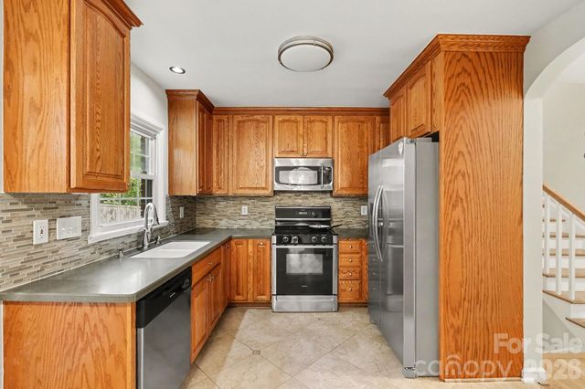 3846 Barclay Downs Drive, Charlotte, NC 28209