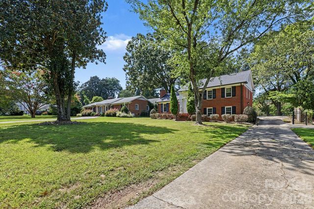 3846 Barclay Downs Drive, Charlotte, NC 28209