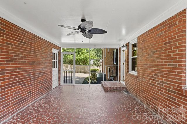 3846 Barclay Downs Drive, Charlotte, NC 28209