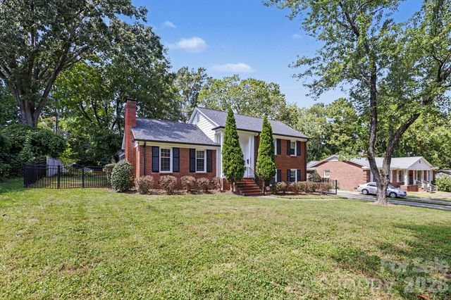 3846 Barclay Downs Drive, Charlotte, NC 28209