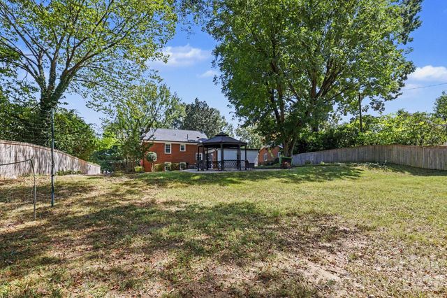 3846 Barclay Downs Drive, Charlotte, NC 28209