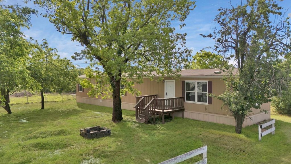 6624 Sunset Cove Court, Granbury, TX 76049