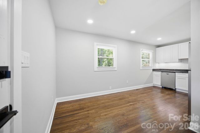413 E Mclelland Avenue, Mooresville, NC 28115