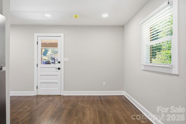 413 E Mclelland Avenue, Mooresville, NC 28115