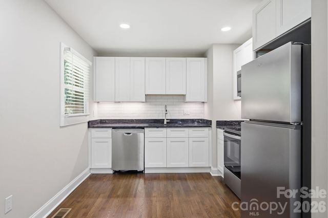 413 E Mclelland Avenue, Mooresville, NC 28115