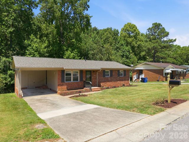 413 E Mclelland Avenue, Mooresville, NC 28115
