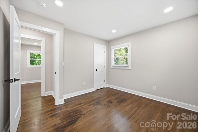 413 E Mclelland Avenue, Mooresville, NC 28115
