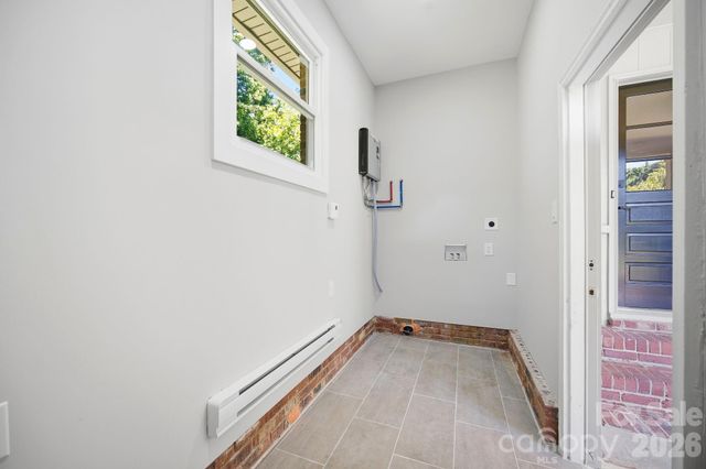 413 E Mclelland Avenue, Mooresville, NC 28115