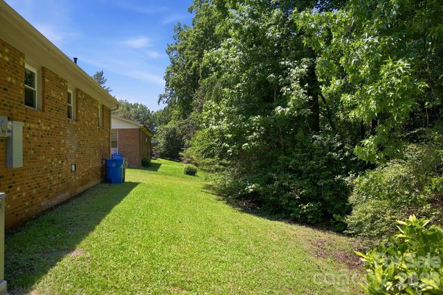 413 E Mclelland Avenue, Mooresville, NC 28115