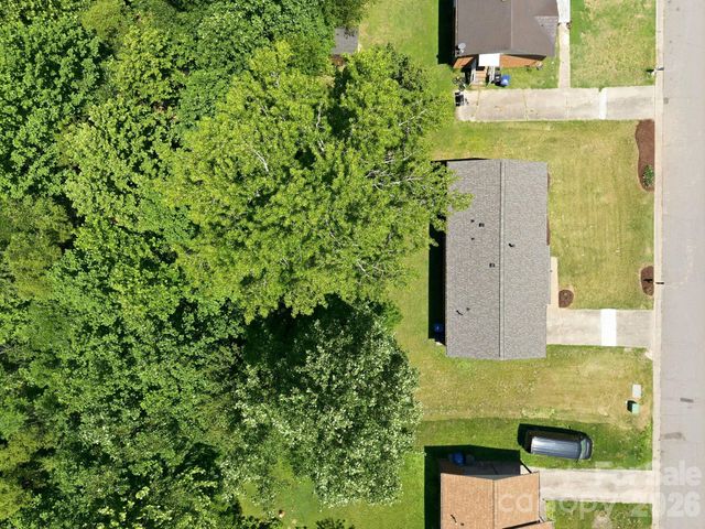 413 E Mclelland Avenue, Mooresville, NC 28115