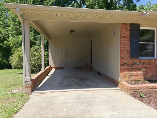 413 E Mclelland Avenue, Mooresville, NC 28115