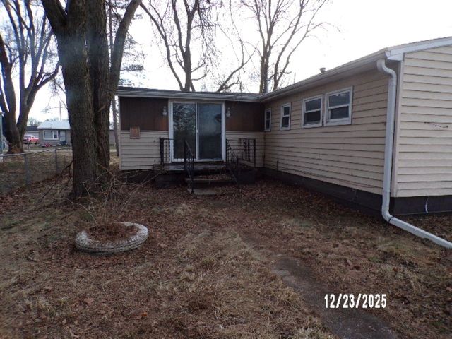 16713 10th Avenue, Carbon Cliff, IL 61239