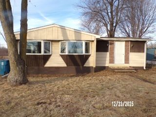 16713 10th Avenue, Carbon Cliff, IL 61239