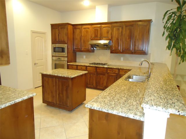 1004 Keats Drive, Desoto, TX 75115
