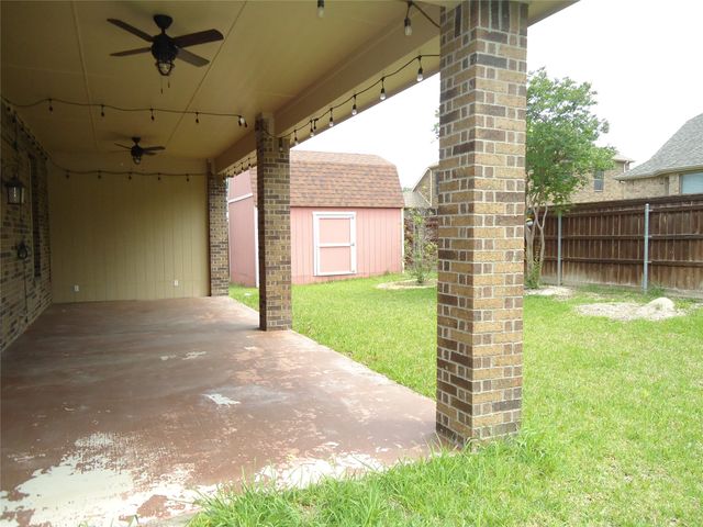 1004 Keats Drive, Desoto, TX 75115